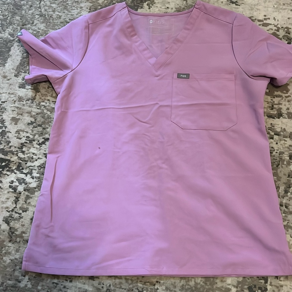 Figs caterina women medium scrub top. Light lavender purple color.
